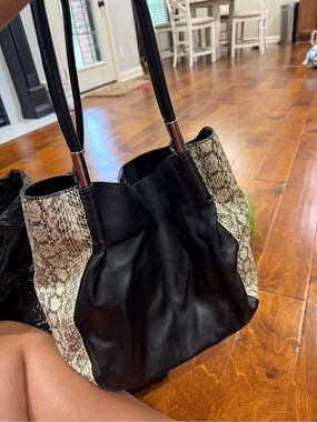 Black and Snake-Print Tote Bag - Women